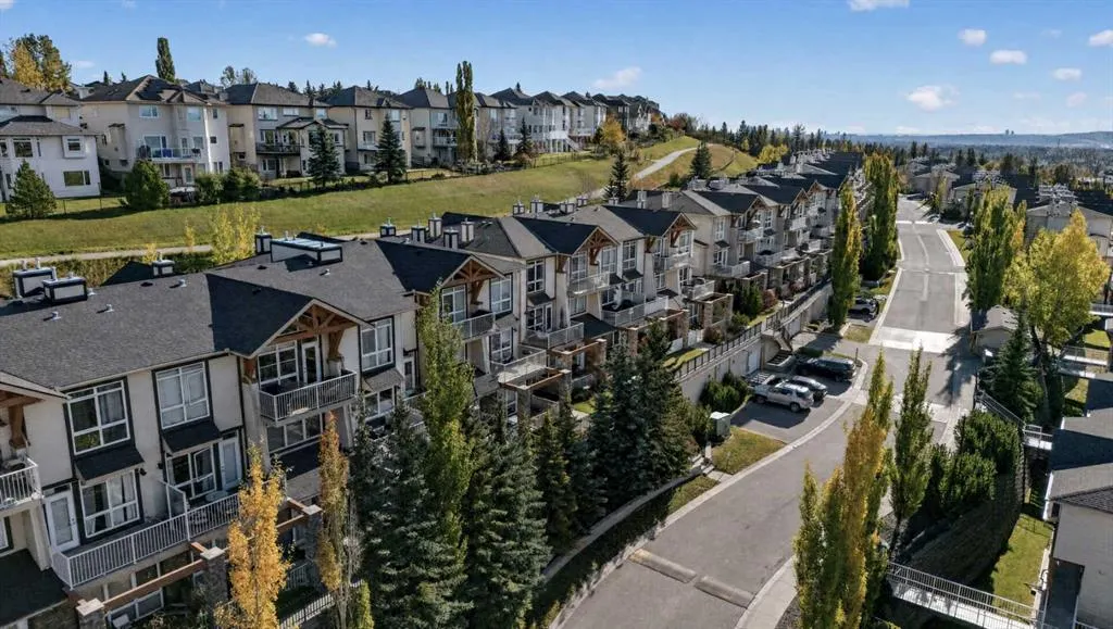 108 Rockyledge View NW #6