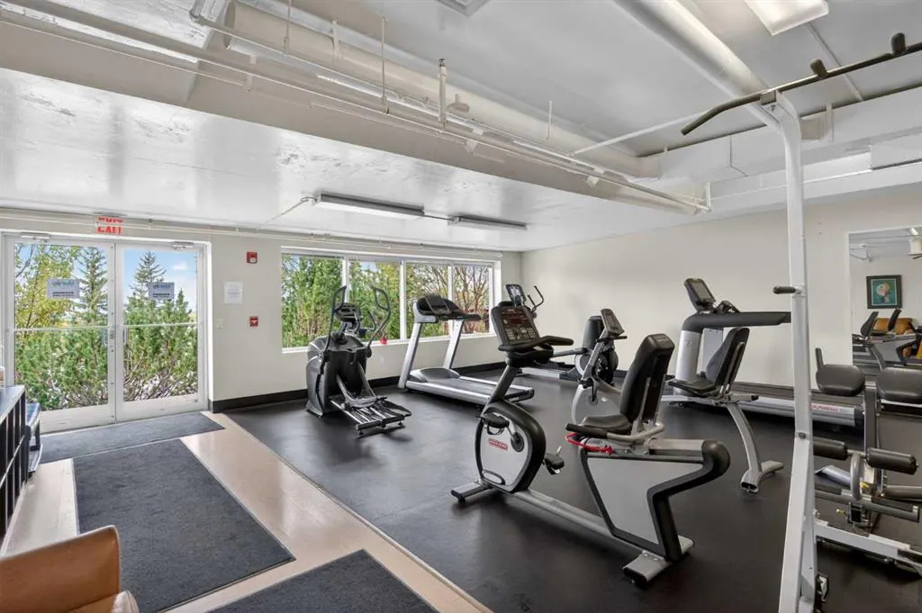 108 Rockyledge View NW #6