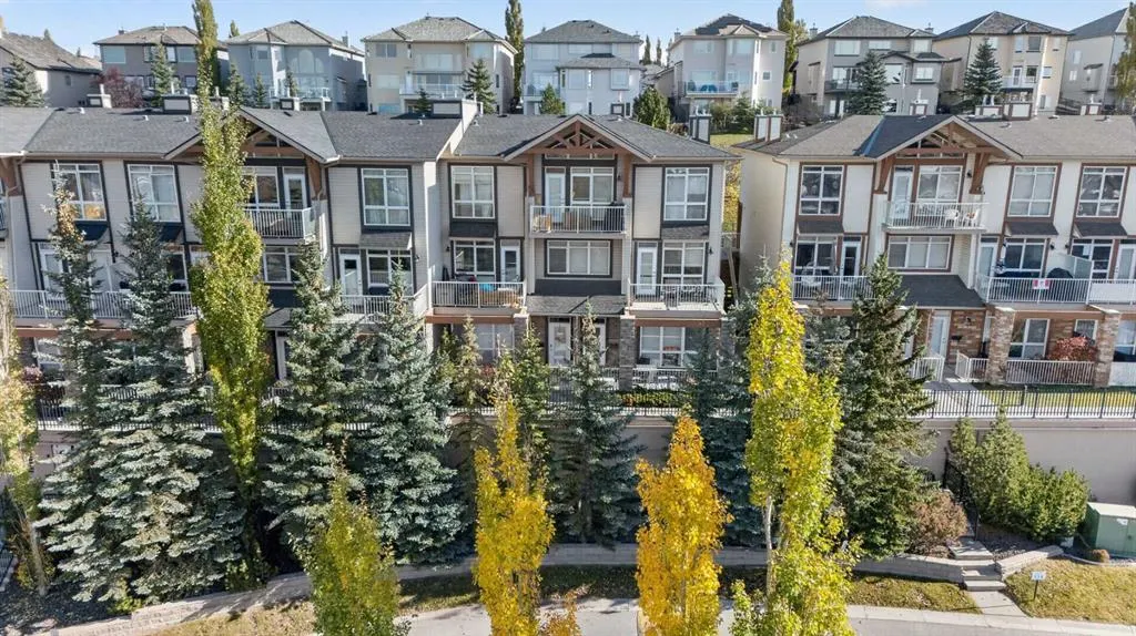 108 Rockyledge View NW #6