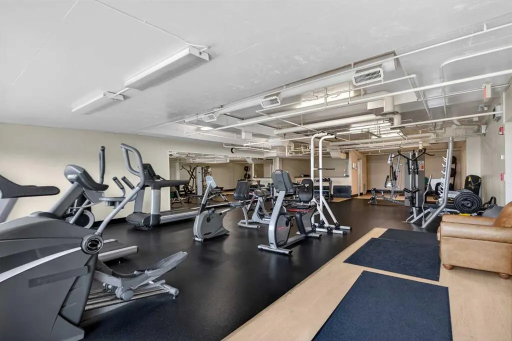 108 Rockyledge View NW #6