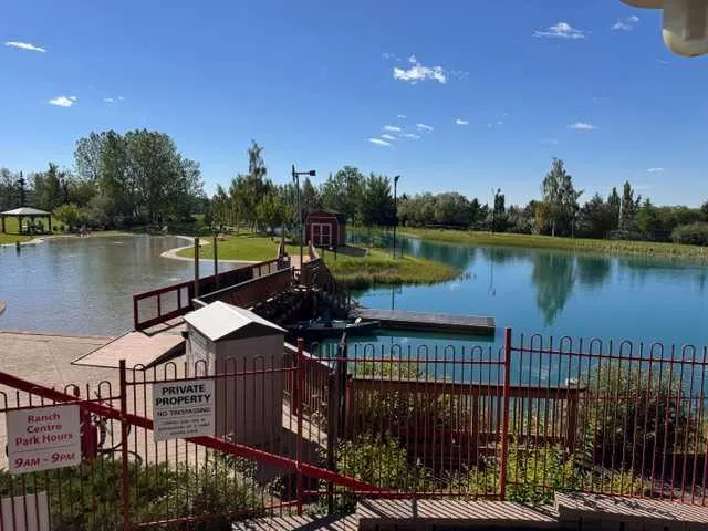 108 Rockyledge View NW #6