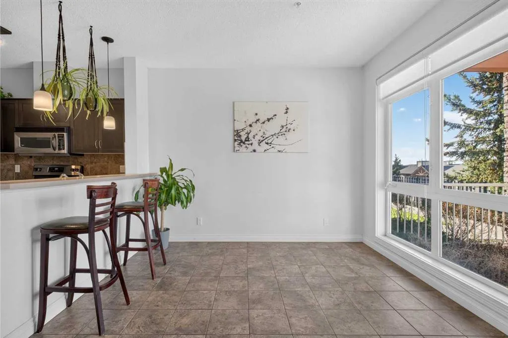 108 Rockyledge View NW #6