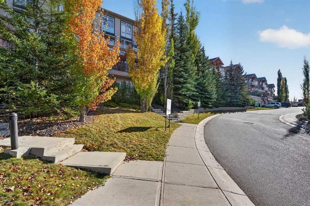 108 Rockyledge View NW #6