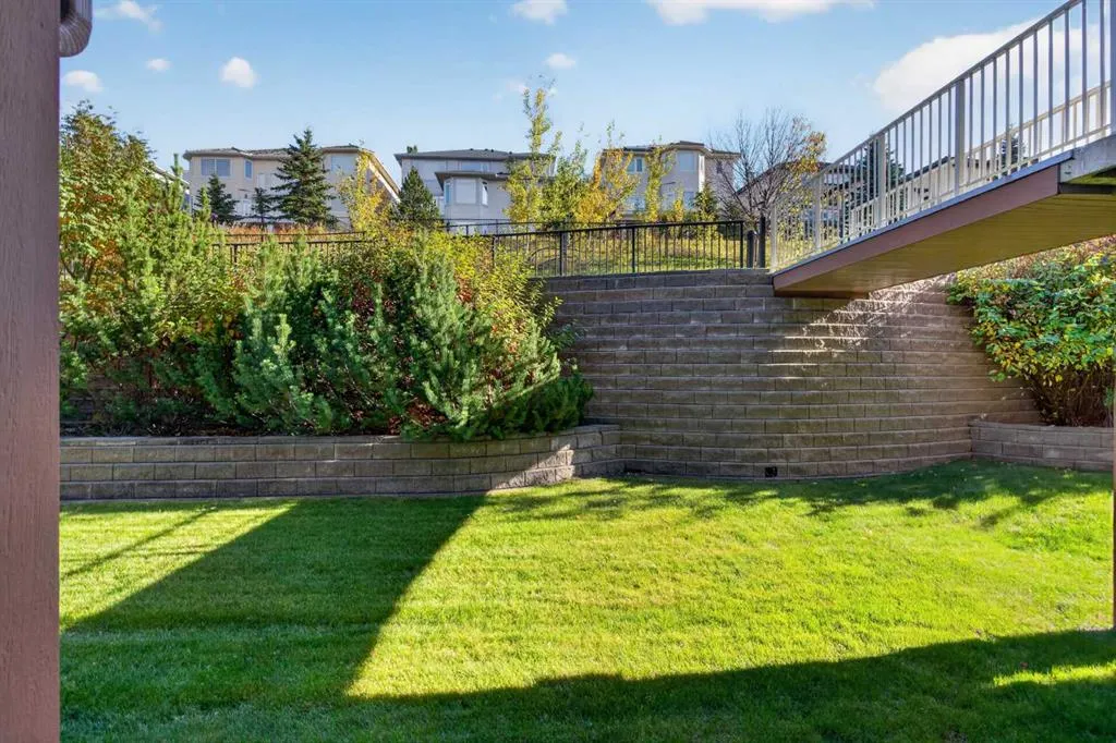 108 Rockyledge View NW #6