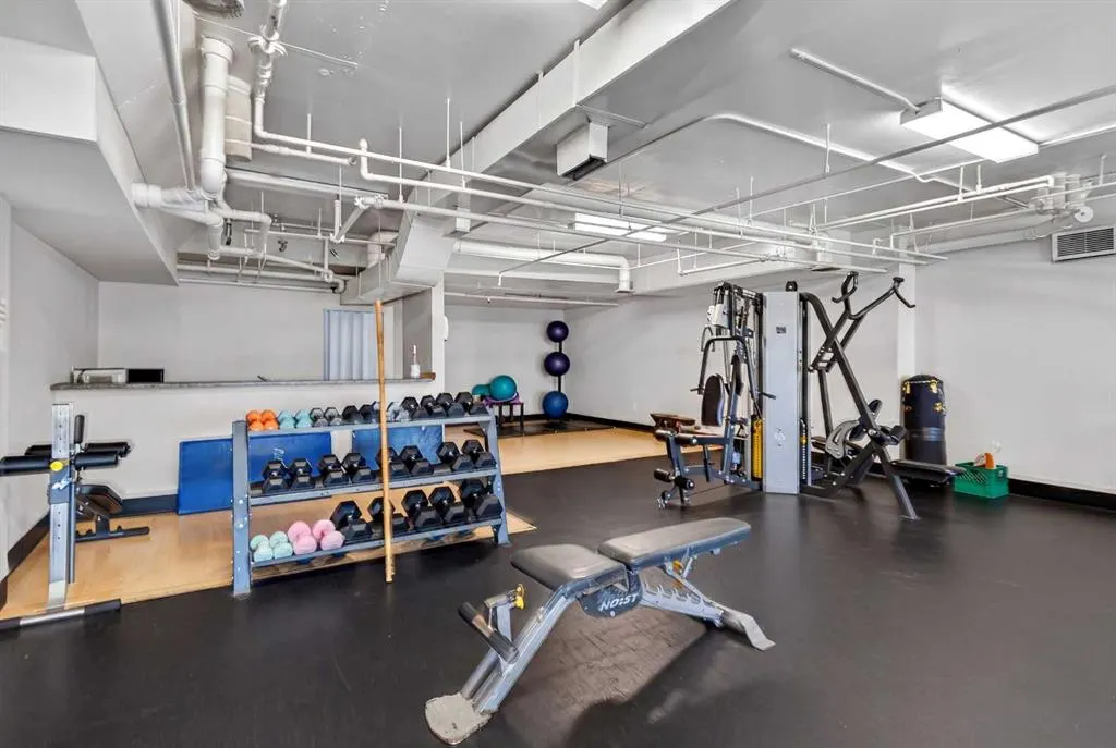 108 Rockyledge View NW #6