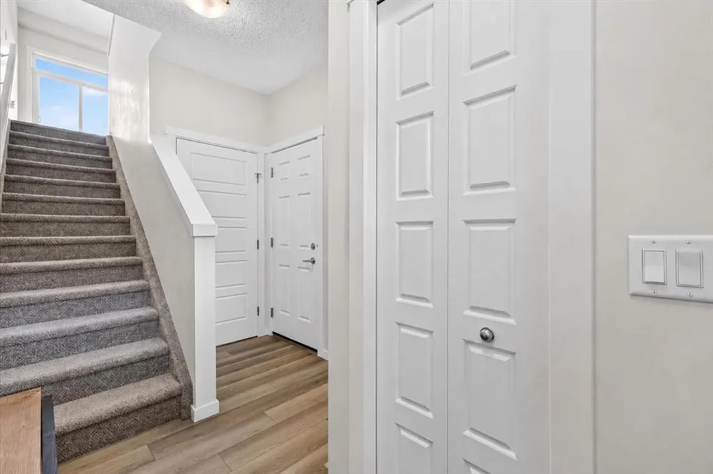 246 Cranbrook Square SE