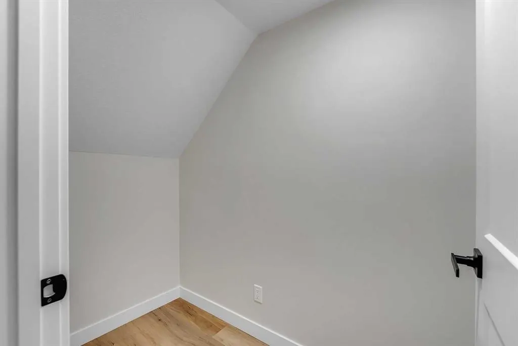 10 Atlanta Crescent SE