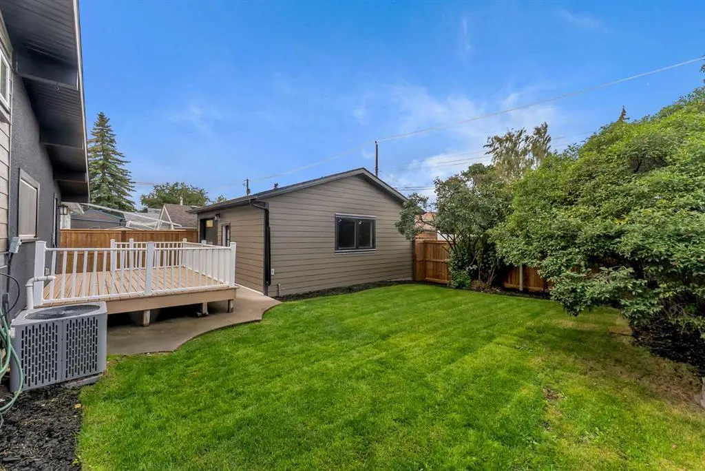 10 Atlanta Crescent SE