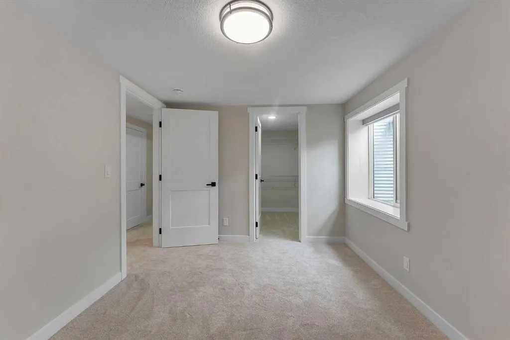 10 Atlanta Crescent SE