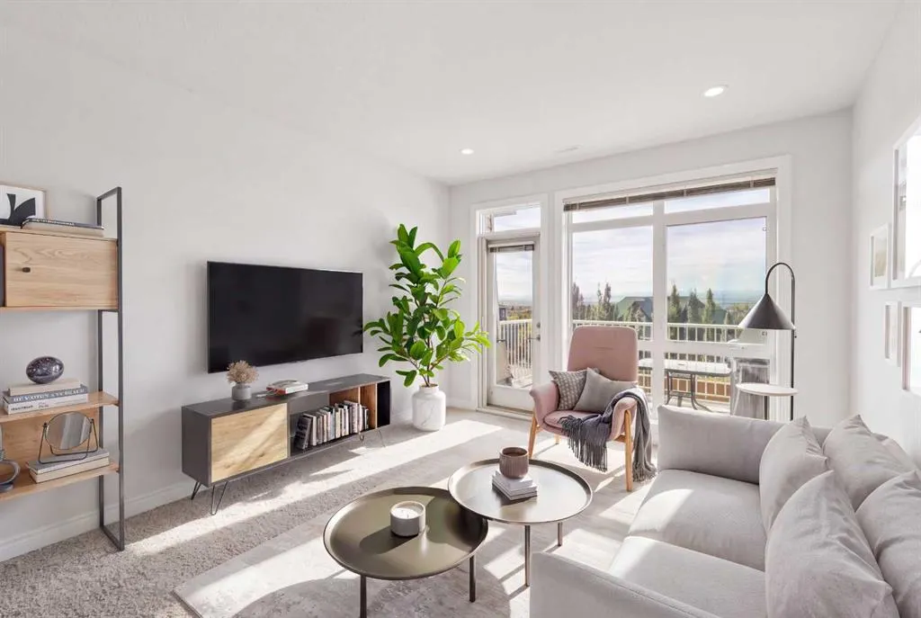 181 Rockyledge View NW #17