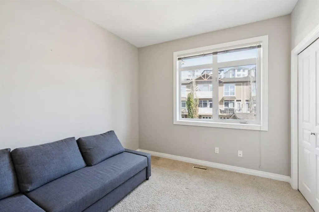 181 Rockyledge View NW #17