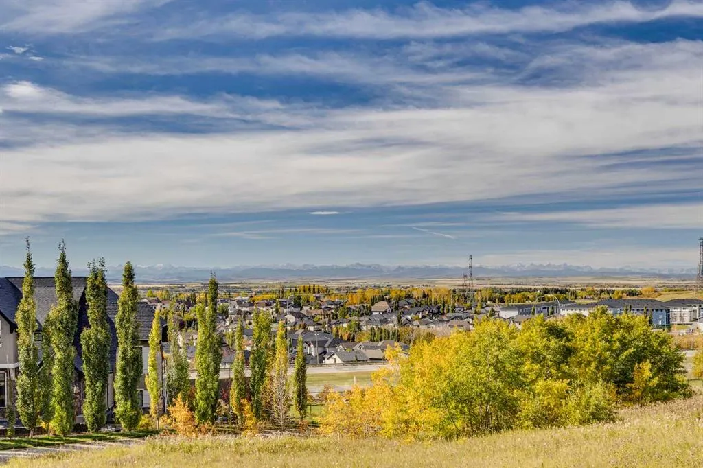 181 Rockyledge View NW #17