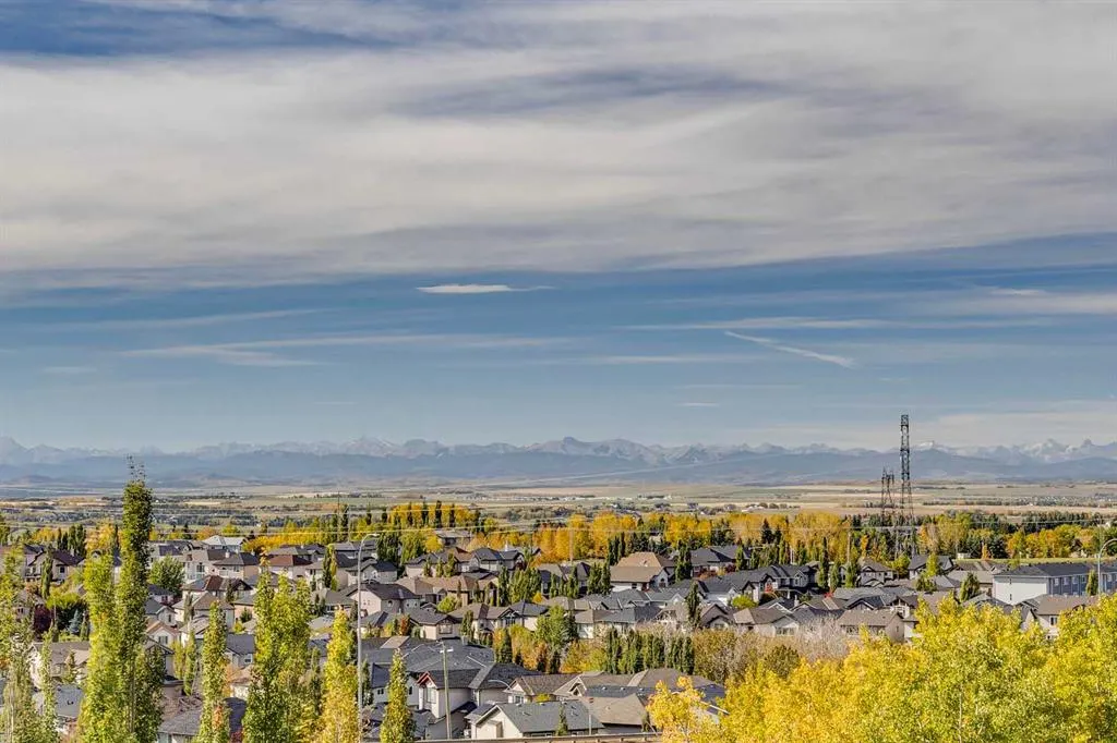 181 Rockyledge View NW #17