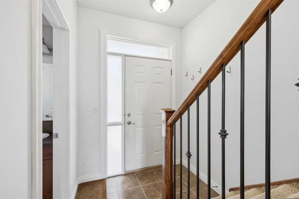 181 Rockyledge View NW #17