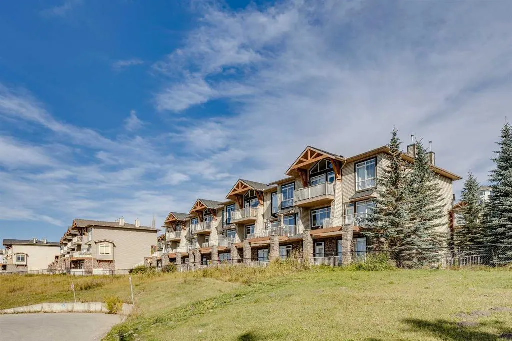 181 Rockyledge View NW #17