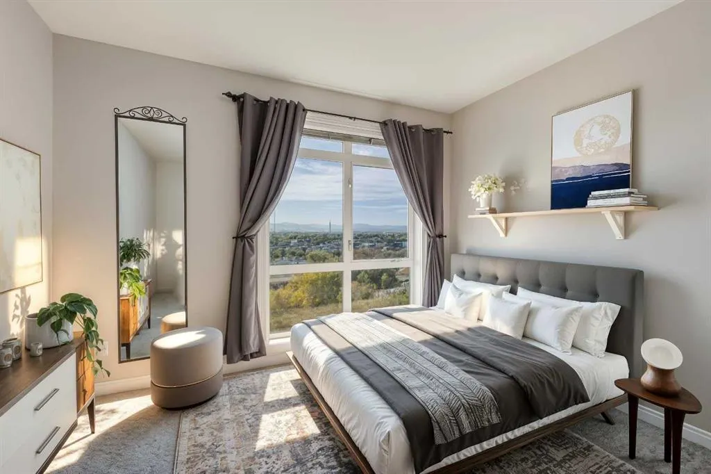181 Rockyledge View NW #17