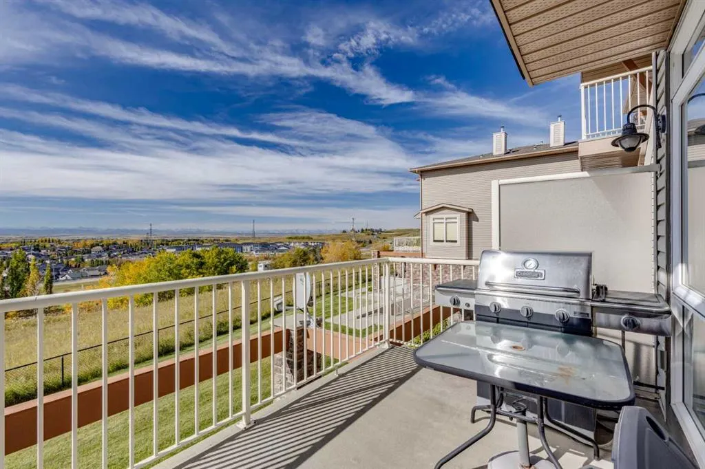 181 Rockyledge View NW #17