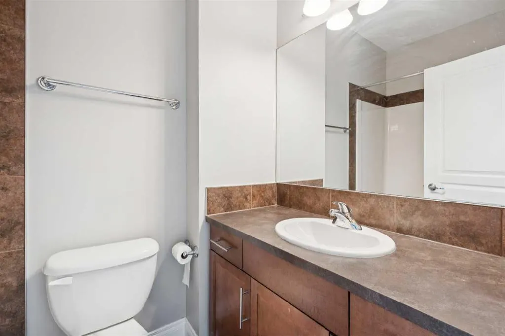 181 Rockyledge View NW #17