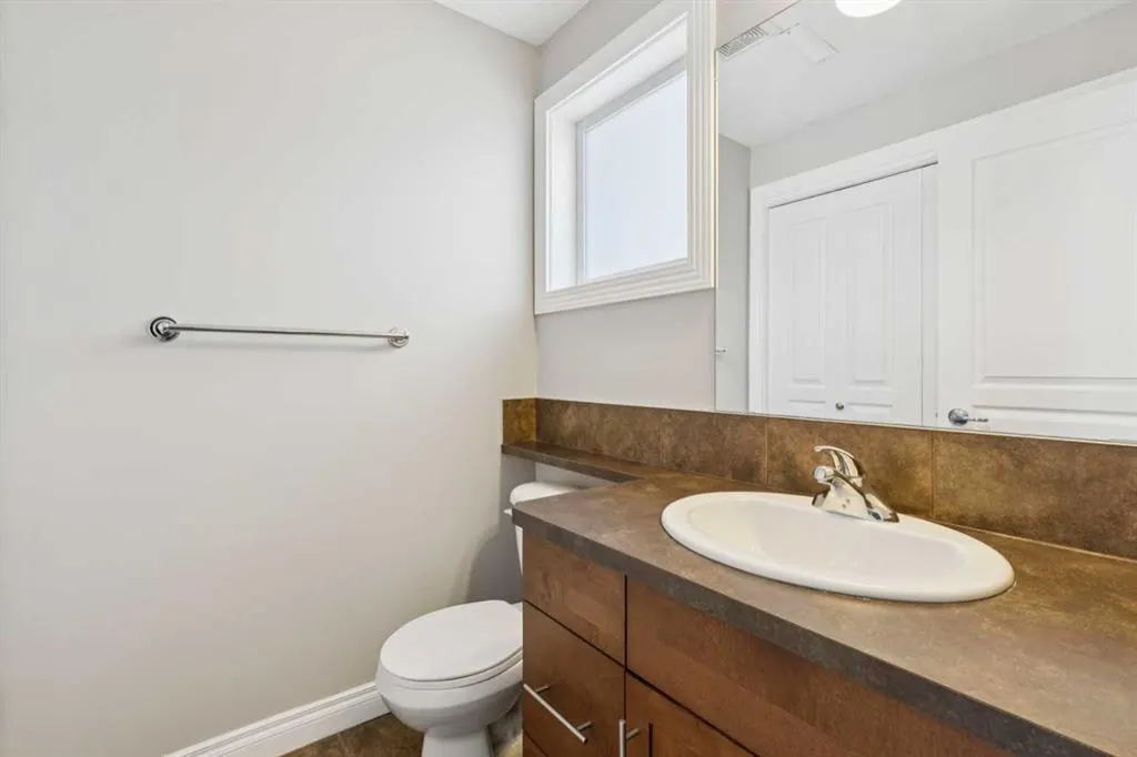 181 Rockyledge View NW #17