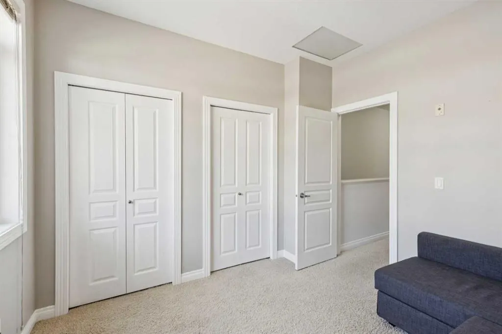 181 Rockyledge View NW #17