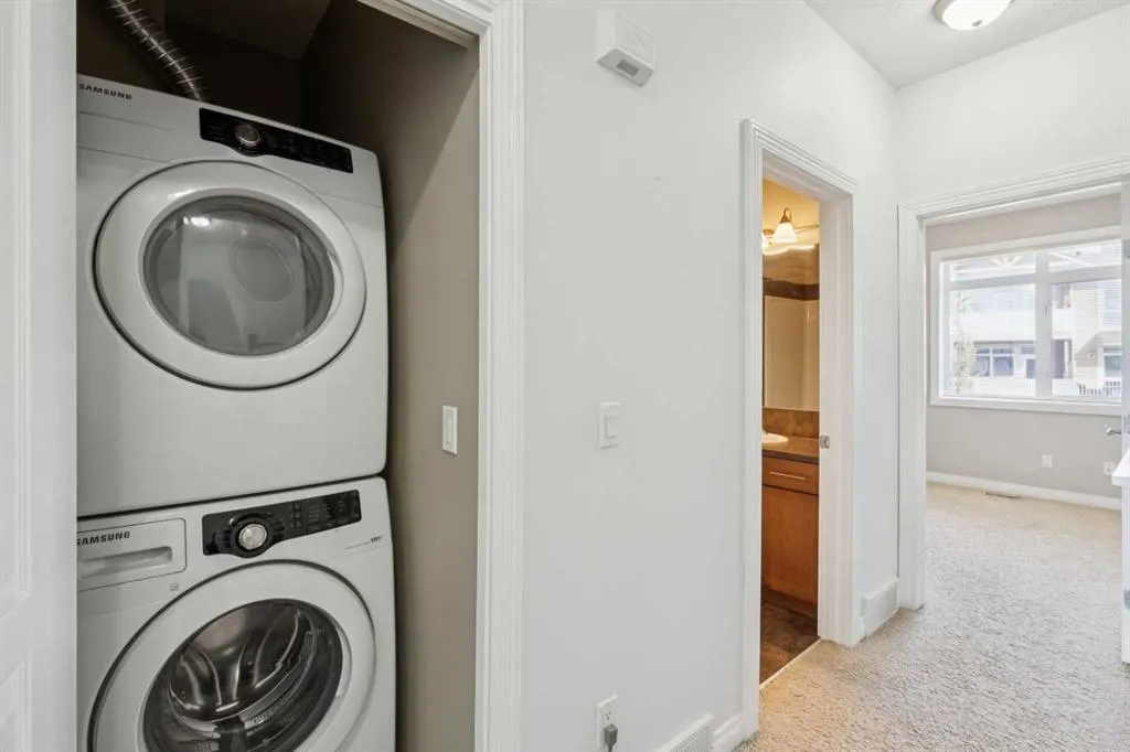 181 Rockyledge View NW #17