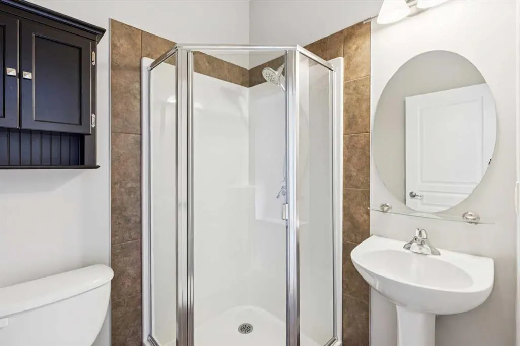 181 Rockyledge View NW #17