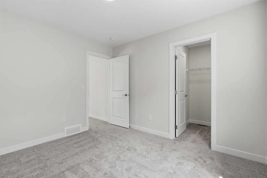 7 Verdure Gate SW