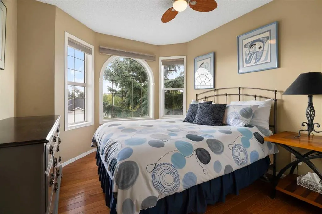 137 Gleneagles View