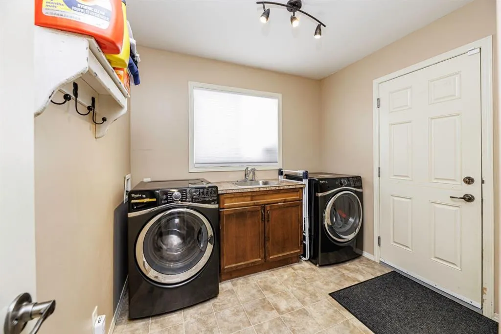 38 Ivany Close