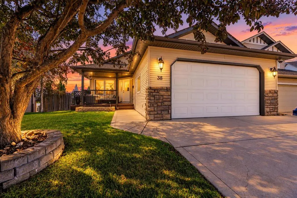 38 Ivany Close