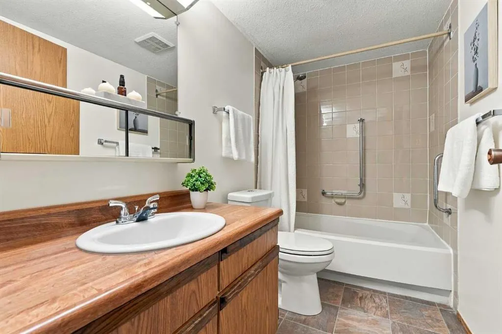 5204 Dalton Drive NW #912