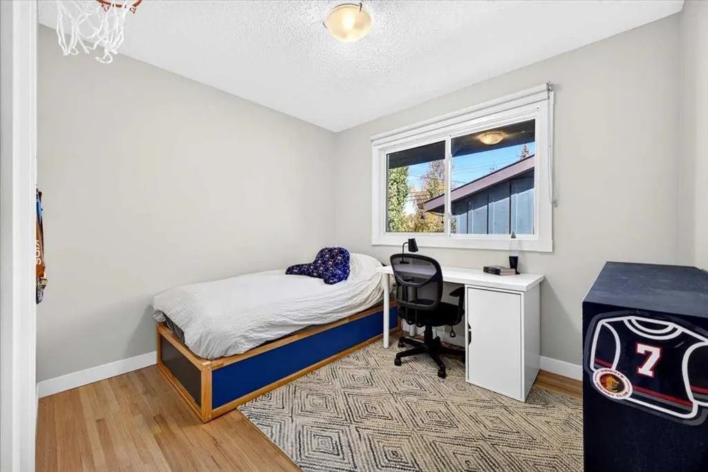 36 Lake Lucerne Close SE