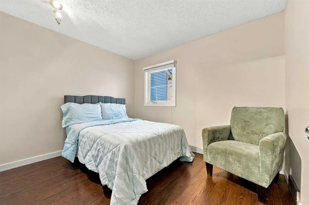 28 Berwick Crescent NW #36