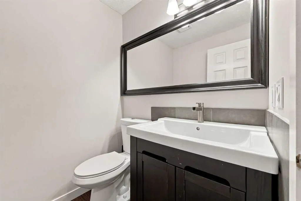 28 Berwick Crescent NW #36