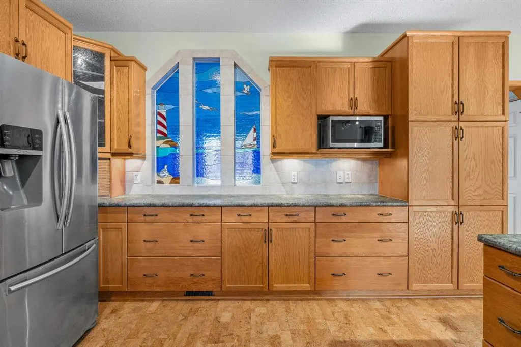 196 River Rock Crescent SE