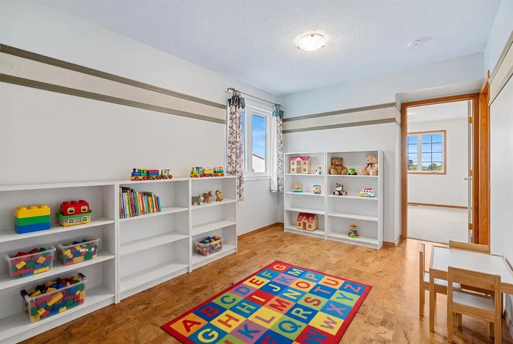 196 River Rock Crescent SE