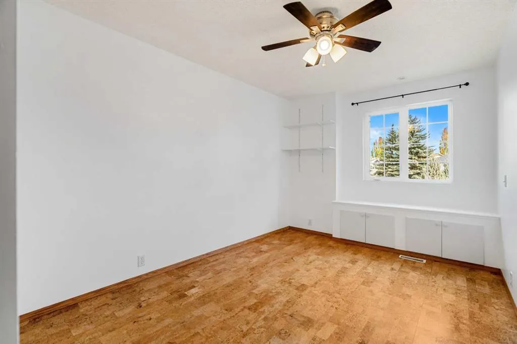 196 River Rock Crescent SE