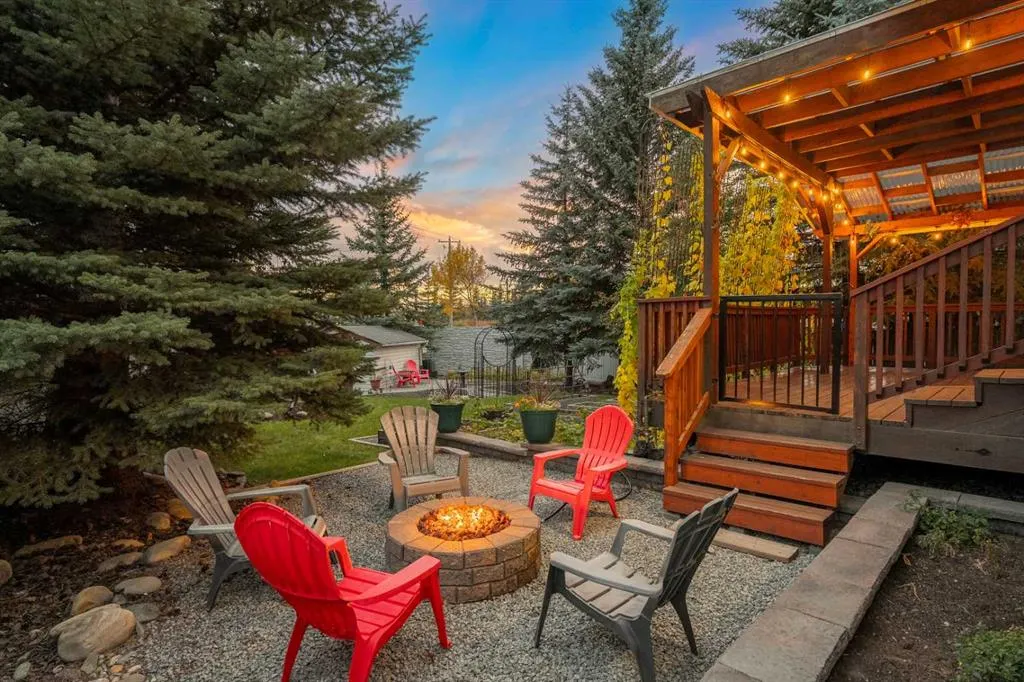 196 River Rock Crescent SE