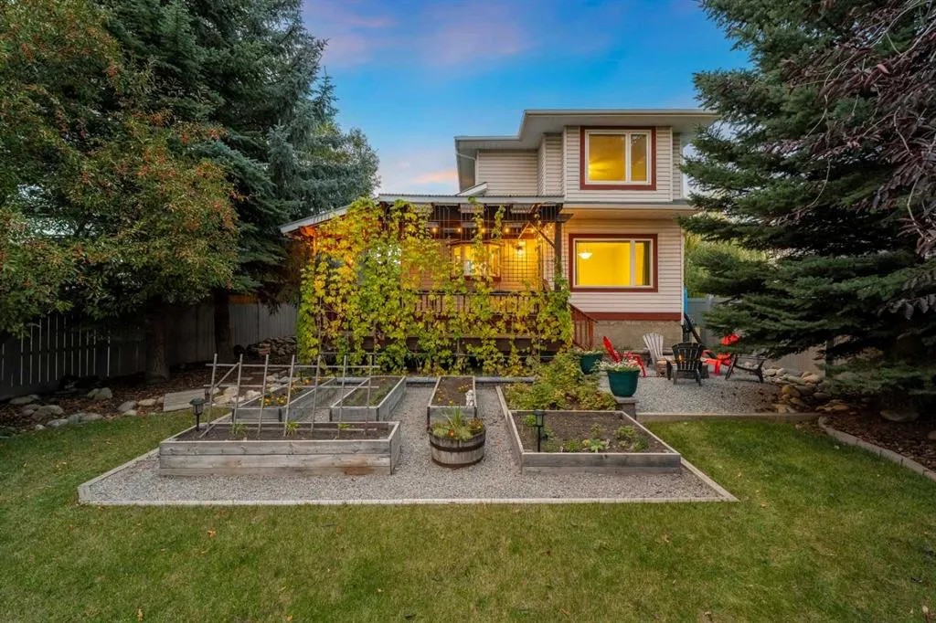 196 River Rock Crescent SE