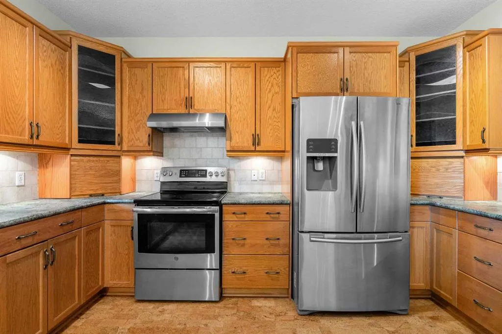 196 River Rock Crescent SE