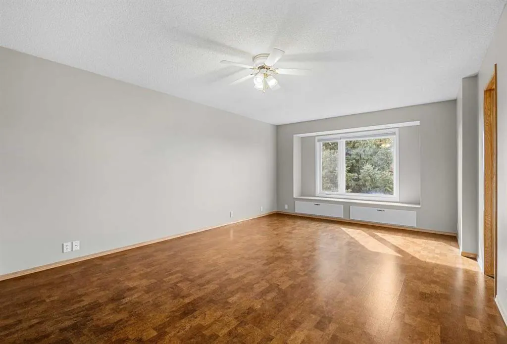 196 River Rock Crescent SE