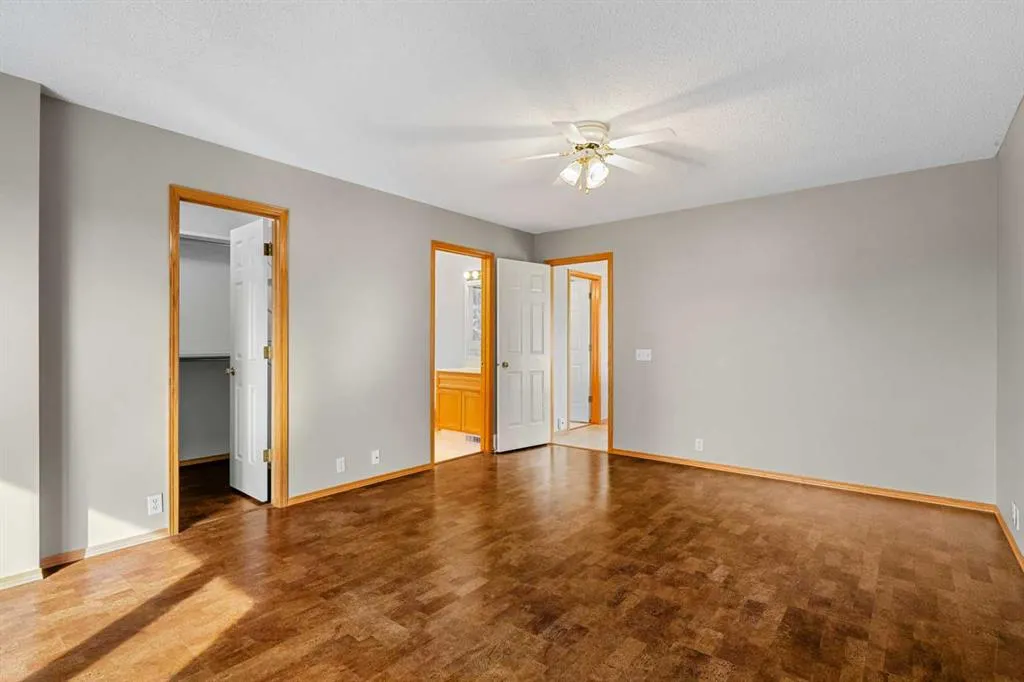 196 River Rock Crescent SE