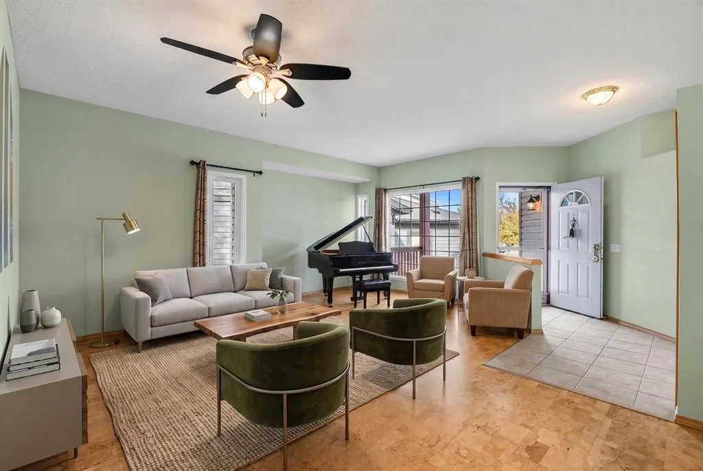 196 River Rock Crescent SE