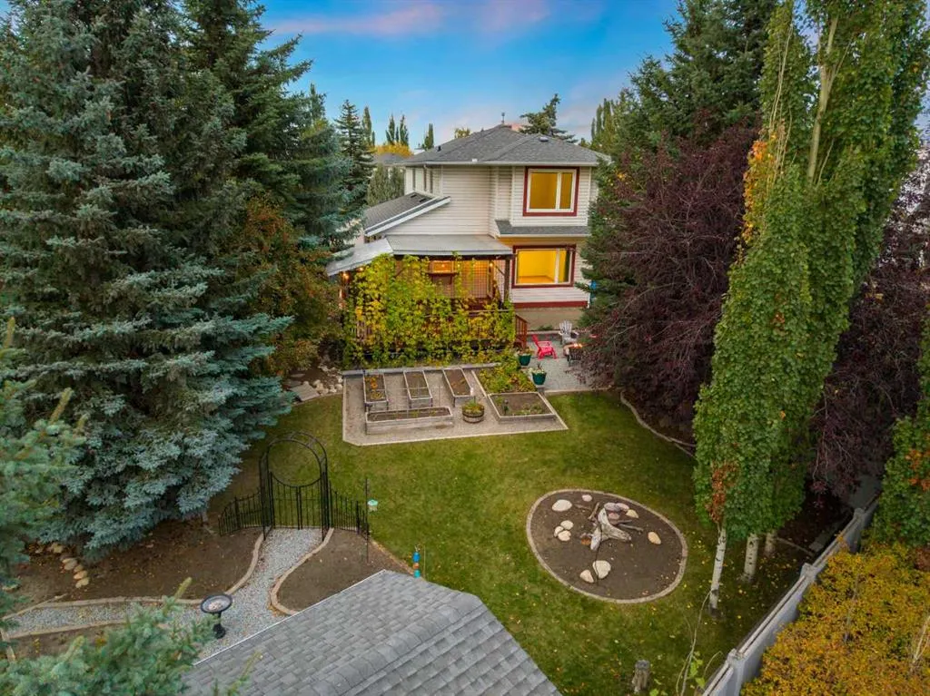 196 River Rock Crescent SE