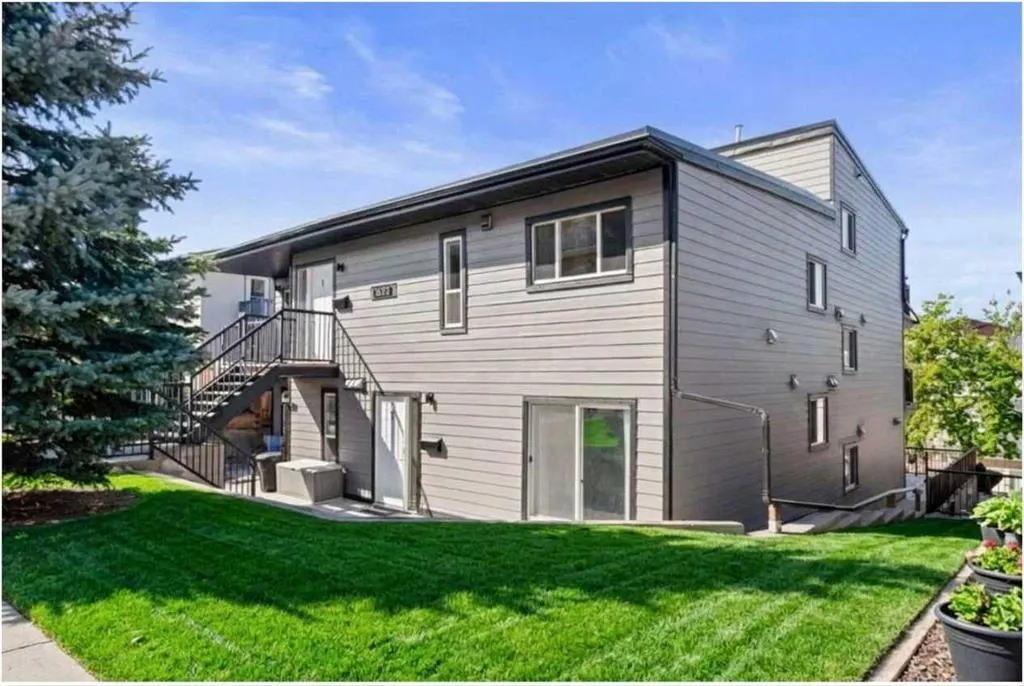1622 28 Avenue SW #7