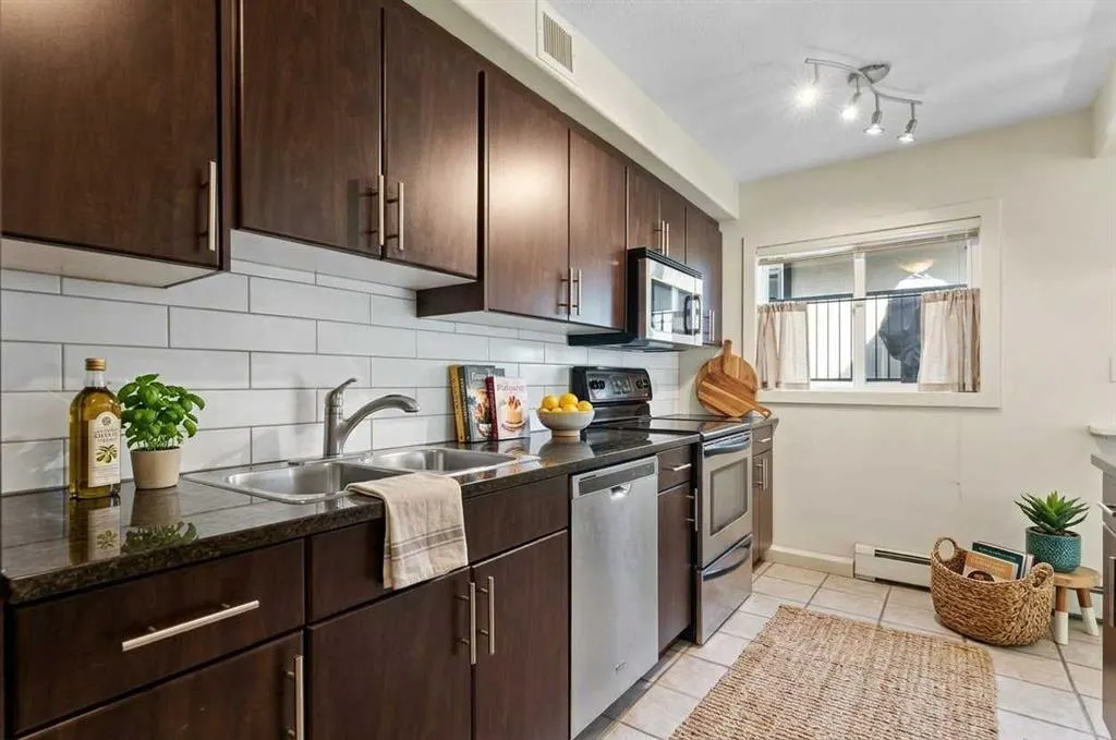 1622 28 Avenue SW #7