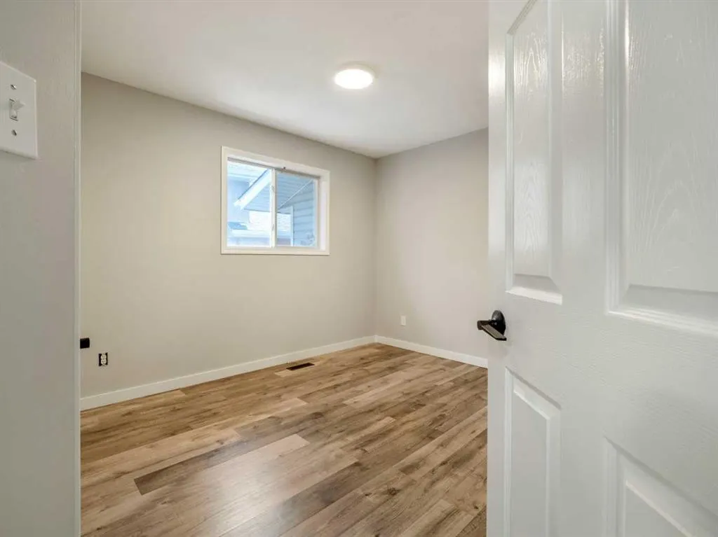 204 Mt Rundle Road W