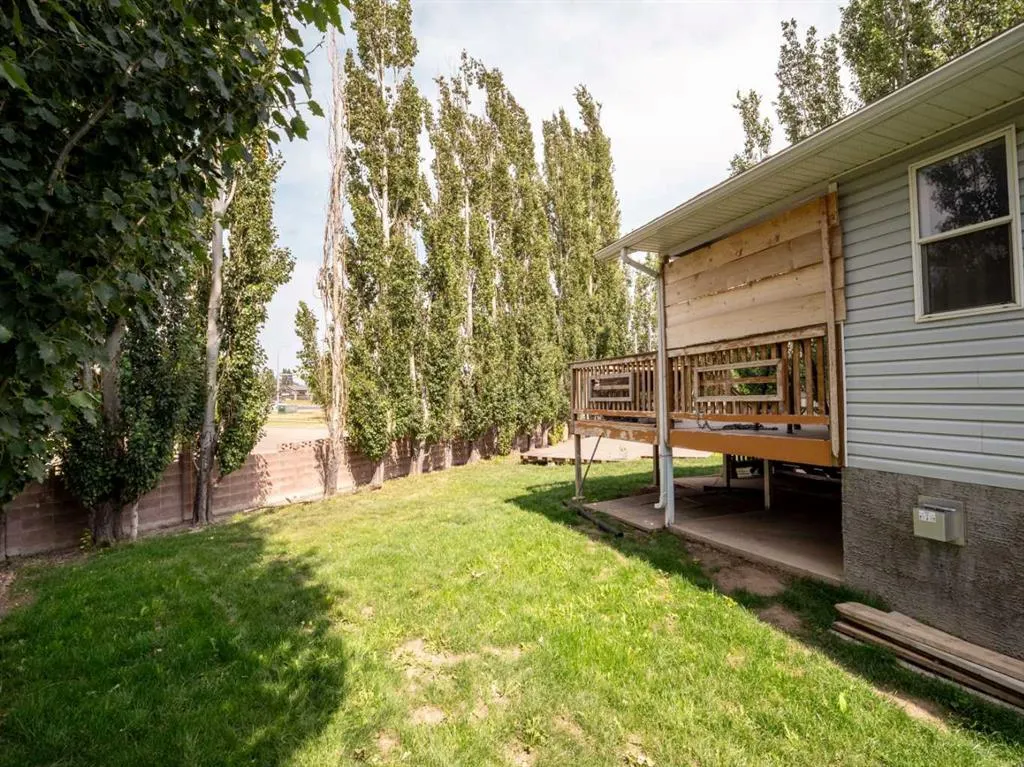 204 Mt Rundle Road W