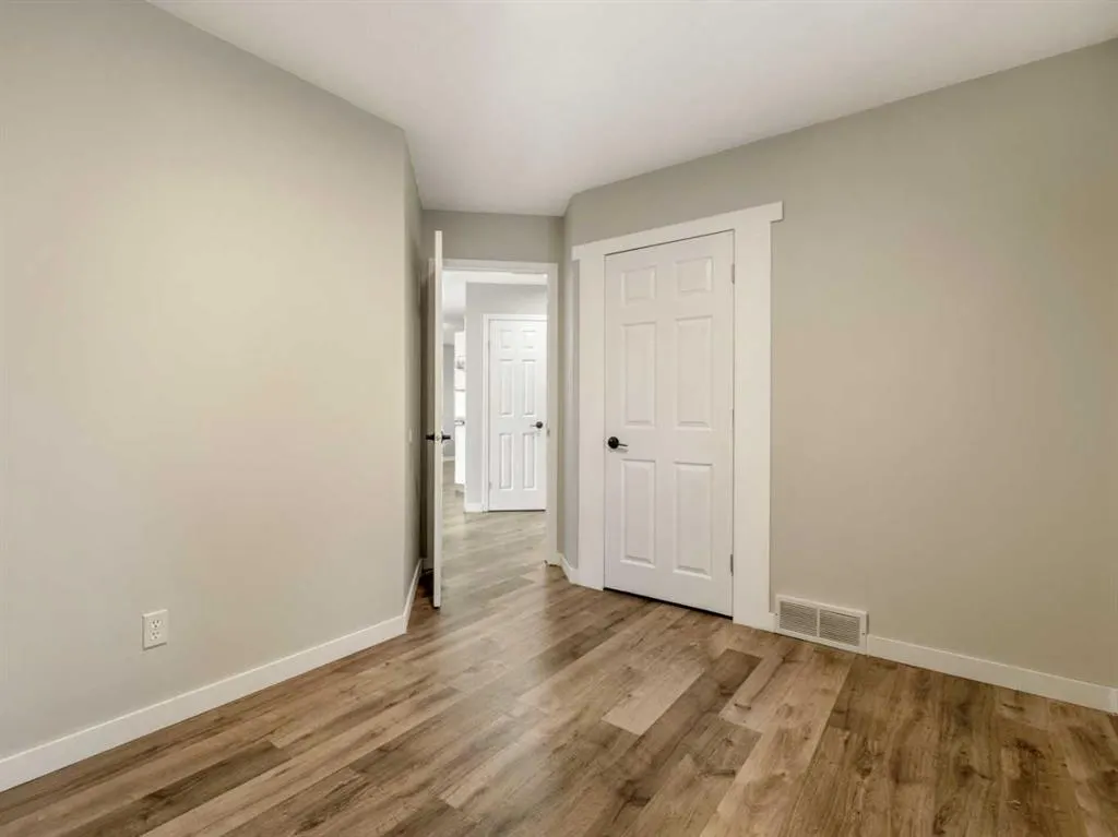 204 Mt Rundle Road W