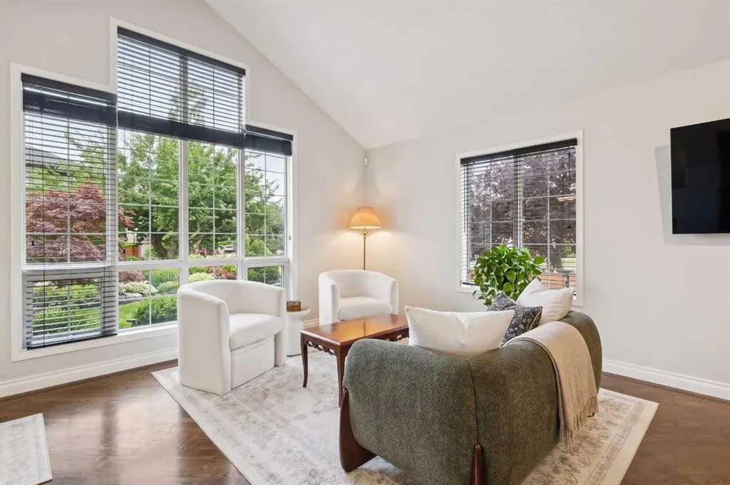 108 Elgin Manor SE